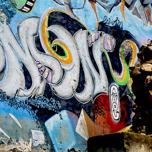 Mur recouvert d'inscriptions colorées - France  - collection de photos clin d'oeil, catégorie streetart